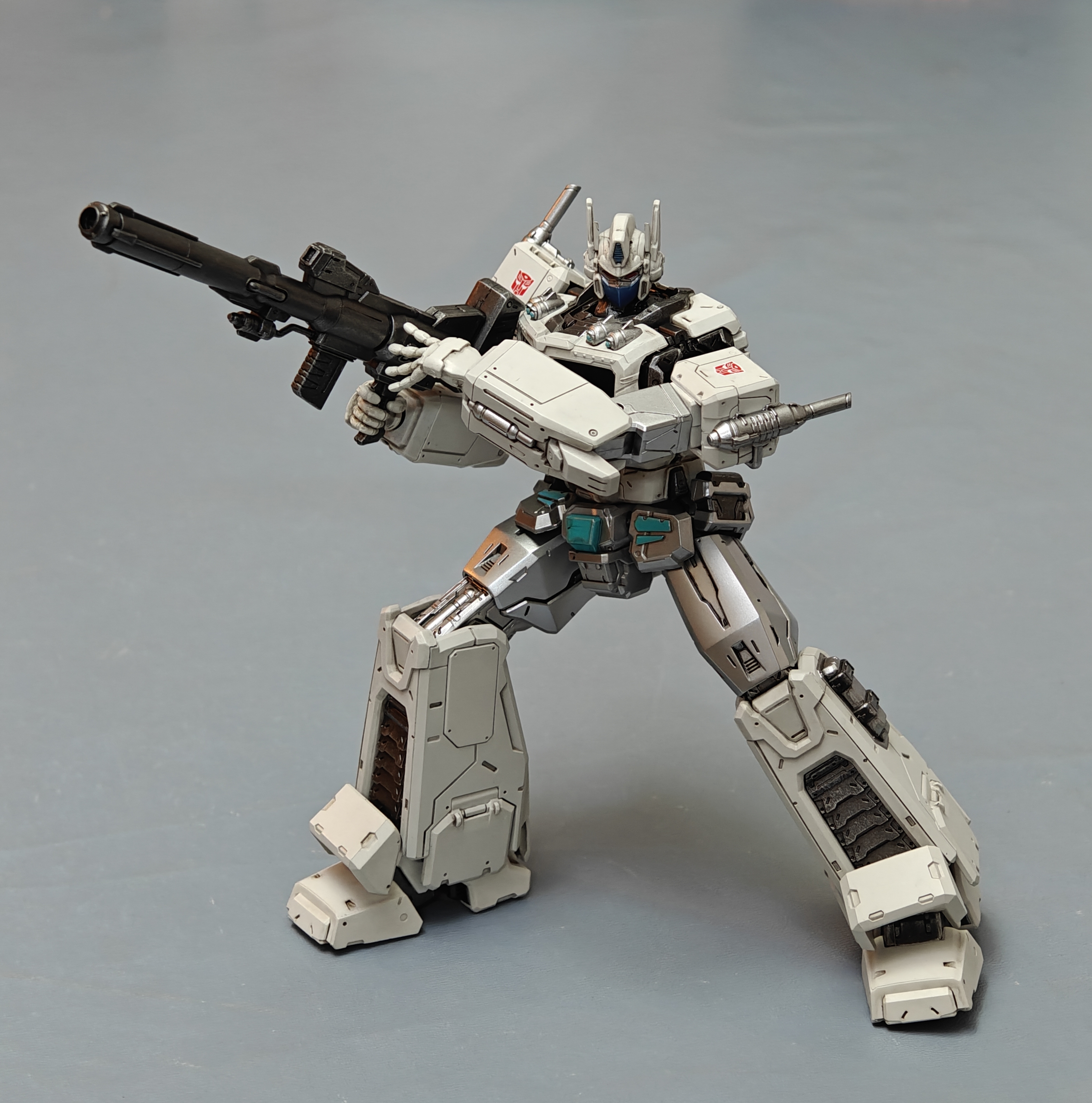 MDLX Ultra Magnus In-Hand Images of threezero Transformers